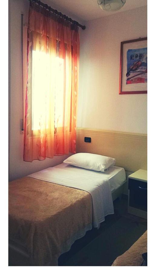 Villa Daniele Durres Bagian luar foto