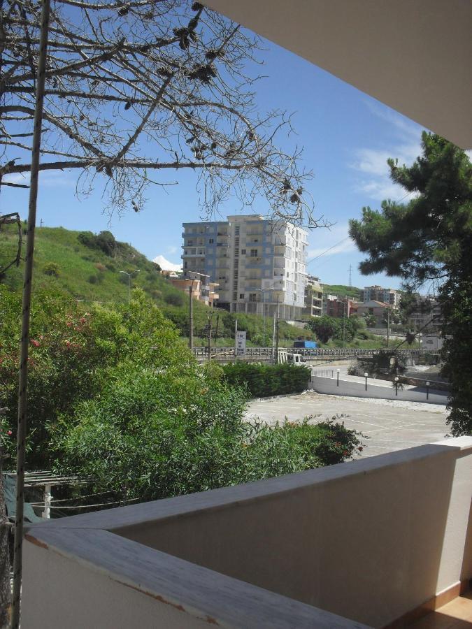 Villa Daniele Durres Bagian luar foto